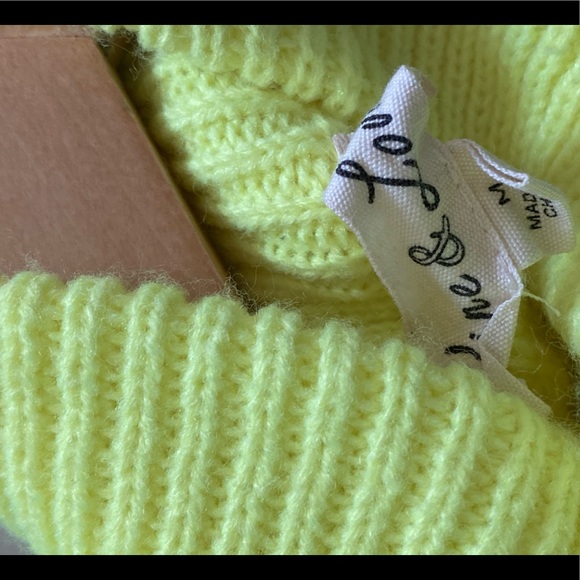 NEON 💛 Cut Out Ribbed Sweater - Picture 5 of 5